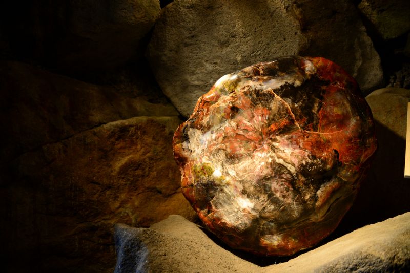 trụ đá chalcedony